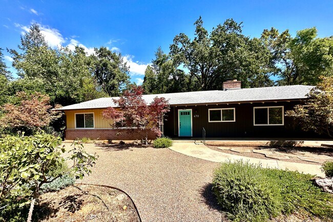470 College Ave in Angwin, CA - Building Photo - Building Photo
