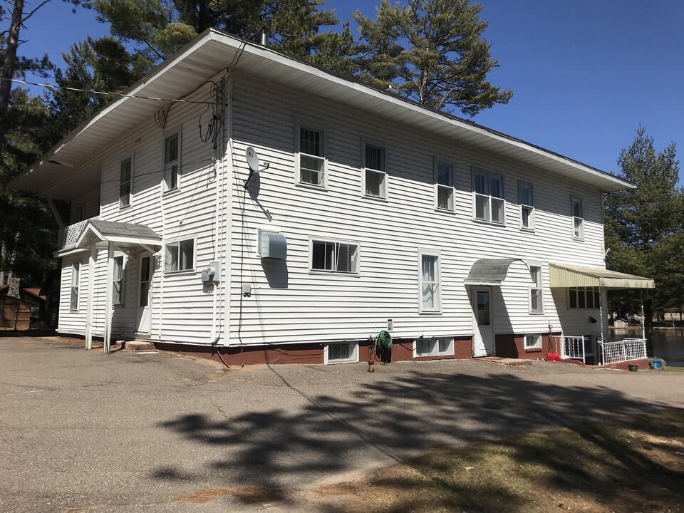 N10340 Knapinski Dr in Tomahawk, WI - Building Photo