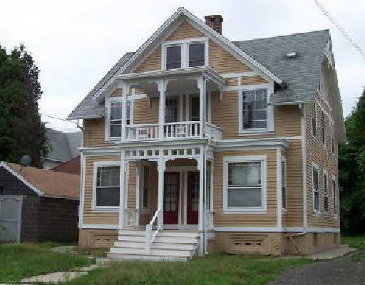 36 Mott St in Ansonia, CT - Foto de edificio