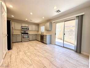 10274 Missouri Meadows St in Las Vegas, NV - Building Photo - Building Photo