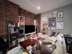 19 Garrison St, Unit 2 in Boston, MA - Building Photo - Building Photo