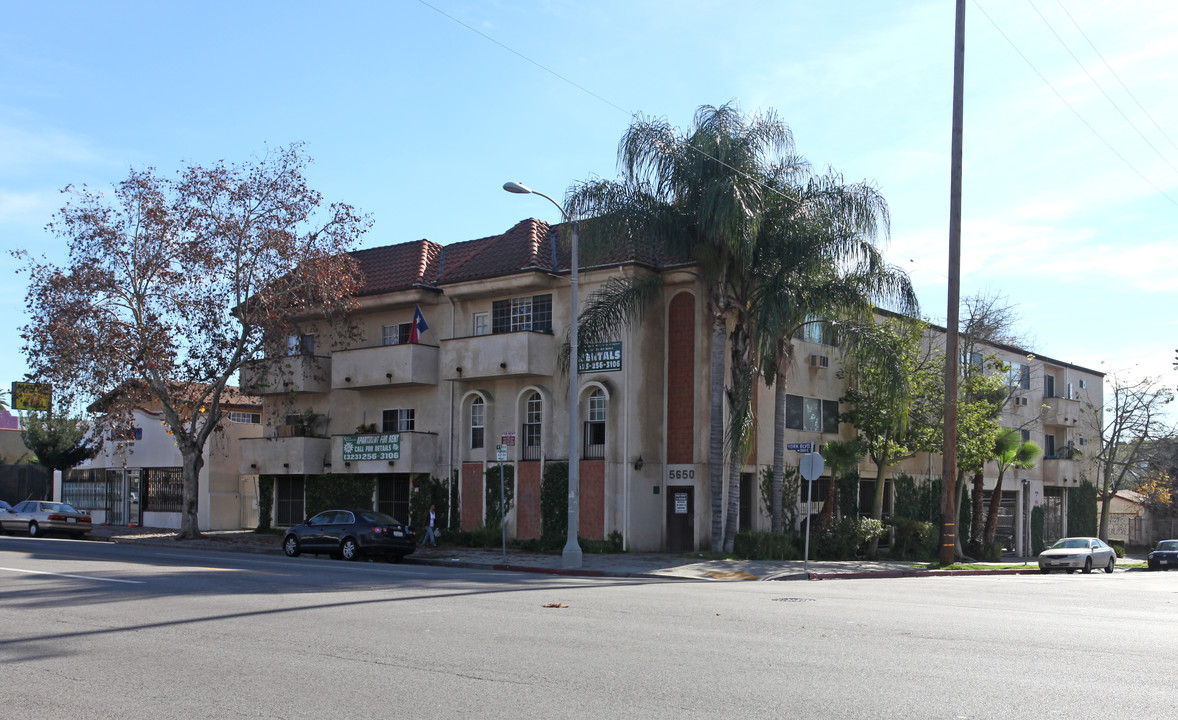 The York in Los Angeles, CA - Building Photo