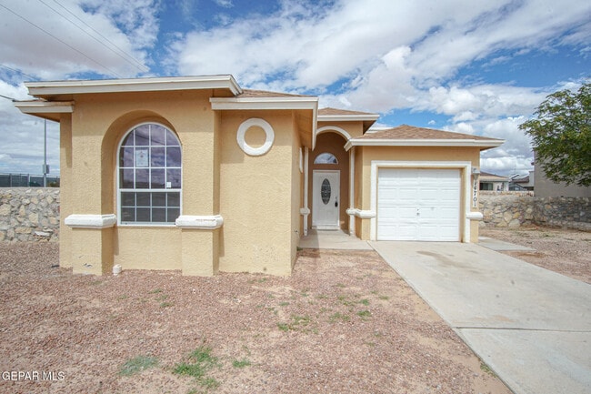 14701 Calhoun Dr in Horizon City, TX - Building Photo - Building Photo