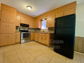 6333 Alameda Dr in Shreveport, LA - Foto de edificio - Building Photo