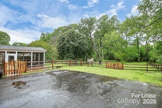 6908 Lancer Dr in Charlotte, NC - Building Photo - Building Photo