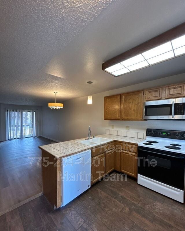 2980 Tierra Verde W in Reno, NV - Building Photo - Building Photo