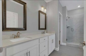 1000 Vintage Green Ln, Unit 1104 in Franklin, TN - Building Photo - Building Photo