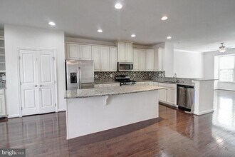 5919 Leben Dr in Frederick, MD - Building Photo - Building Photo