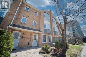 151 Townsgate Dr in Toronto, ON - Building Photo - Building Photo