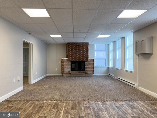 100 S Front St in Liverpool, PA - Foto de edificio - Building Photo