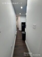 1178 Giles Blvd E in Windsor, ON - Building Photo - Building Photo