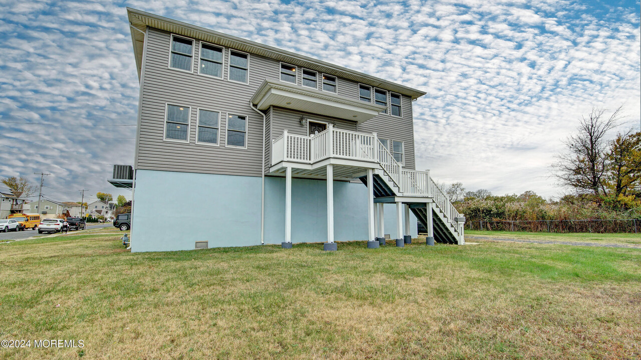 936 Jersey Ave in Union Beach, NJ - Building Photo