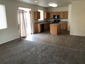 5875 Blue Canyon Dr in Reno, NV - Building Photo - Building Photo