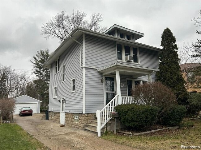 613 E Lincoln Ave in Royal Oak, MI - Foto de edificio - Building Photo