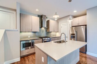 2878 W 22nd Ave in Denver, CO - Building Photo - Building Photo