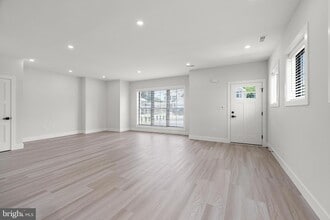 13 Arbutus Ave in New Castle, DE - Foto de edificio - Building Photo