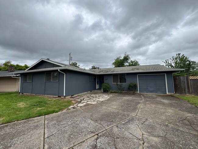 2545 Benson Ln