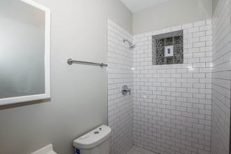 1743 W Erie St in Chicago, IL - Building Photo - Interior Photo