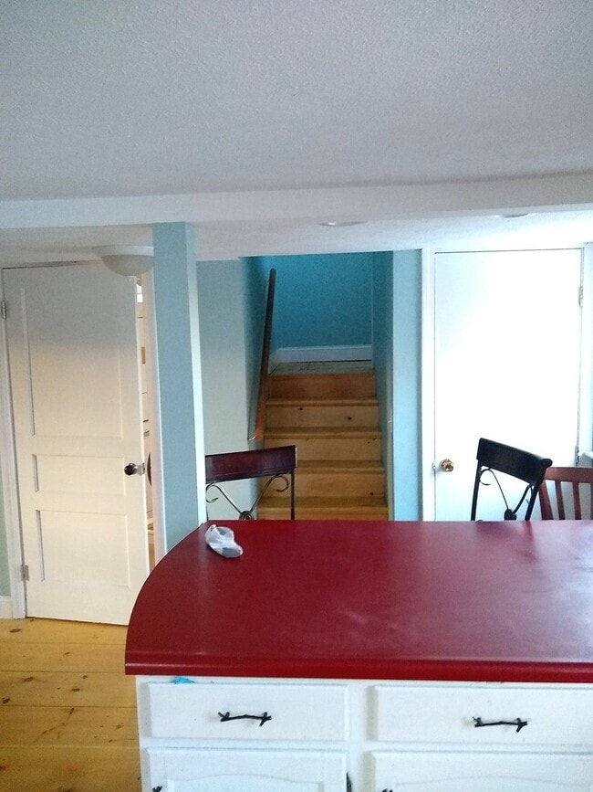 108 Mill Ln in Westbrook, ME - Foto de edificio - Building Photo