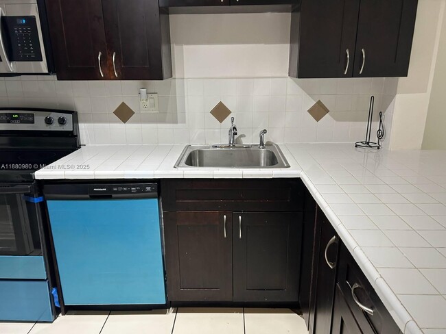 property at 7901 S Colony Cir