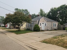 216 E Washington St in Morton, IL - Building Photo