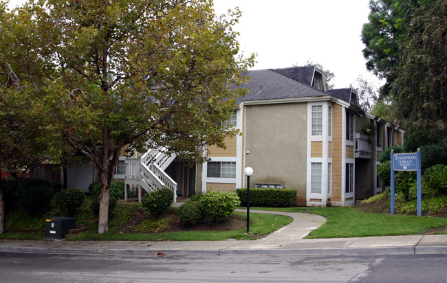 Camden Cove in Escondido, CA - Foto de edificio - Building Photo