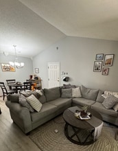 22 Maplecrest Dr in Holyoke, MA - Building Photo - Building Photo