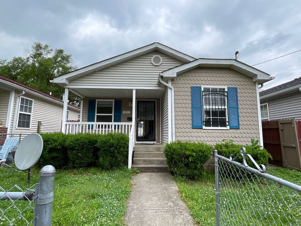 1831 W Ormsby Ave in Louisville, KY - Building Photo