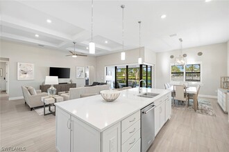 9124 Snowy Owl Wy in Naples, FL - Building Photo - Building Photo