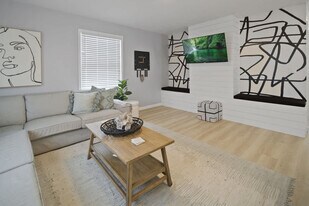 654 Coddington Rd in Ithaca, NY - Building Photo