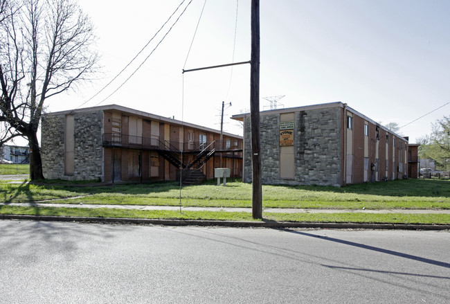 Stone Manor Apartments in Memphis, TN - Building Photo - Building Photo