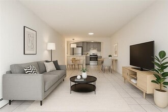 66 Girard Ave in Newport, RI - Foto de edificio - Building Photo