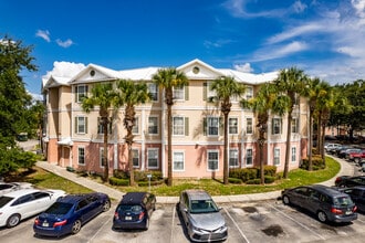 Crescent Club Apartments in Orlando, FL - Building Photo - Primary Photo