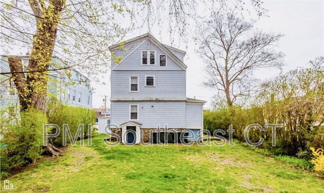 79 Garfield Ave in New London, CT - Foto de edificio - Building Photo