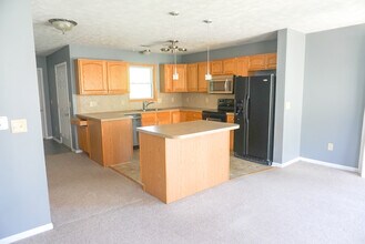 3633 McLaughlin Dr in Lincoln, NE - Building Photo - Building Photo