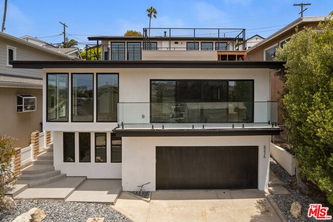 8236 Zitola Terrace in Los Angeles, CA - Building Photo - Building Photo