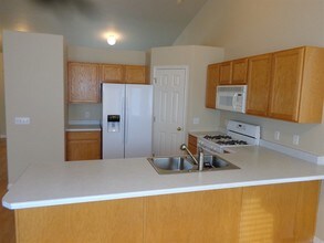 6115 W Cherry Springs Ct in West Valley City, UT - Foto de edificio - Building Photo