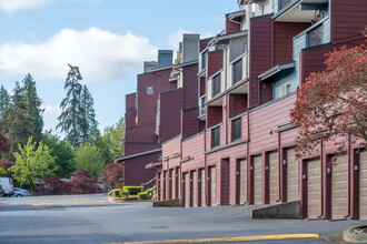 Regentwood Condominiums in Bothell, WA - Foto de edificio - Building Photo