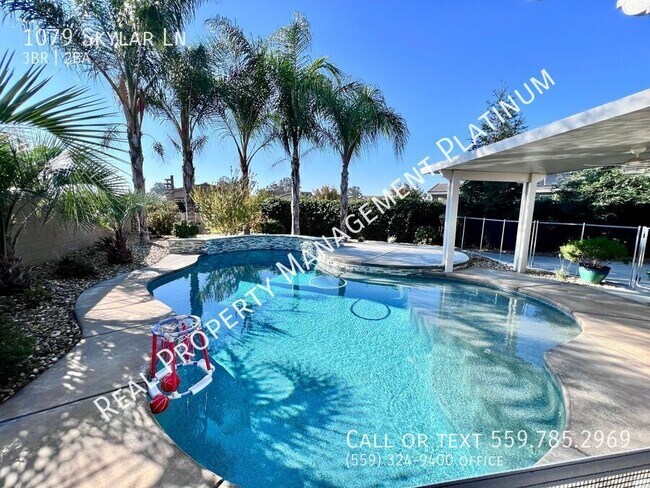 1079 Skylar Ln in Clovis, CA - Foto de edificio - Building Photo