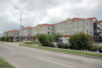 Wilcrest Garden Condominiums in Houston, TX - Foto de edificio - Building Photo