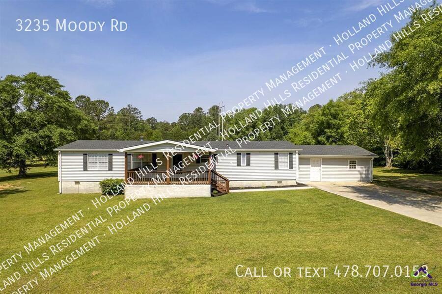 3235 Moody Rd in Bonaire, GA - Building Photo