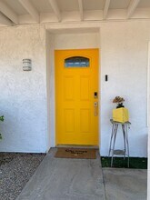 2872 E Ventura Rd in Palm Springs, CA - Foto de edificio - Building Photo