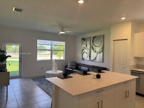 2225 SE 30th St in Homestead, FL - Building Photo - Building Photo