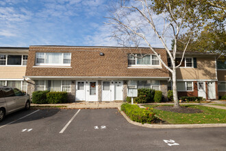 1 Atlantic Ave in Farmingdale, NY - Building Photo - Building Photo