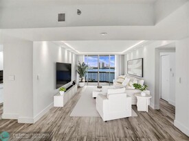 1000 W Island Blvd in Aventura, FL - Building Photo
