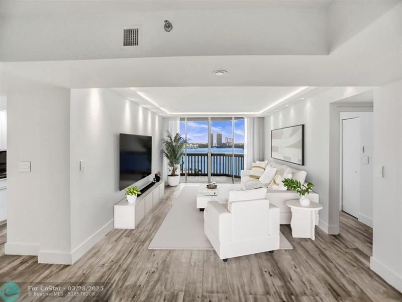 1000 W Island Blvd in Aventura, FL - Building Photo