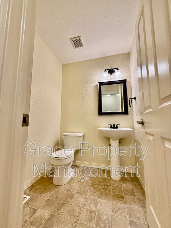 15800 E 121st Ave in Brighton, CO - Building Photo - Building Photo