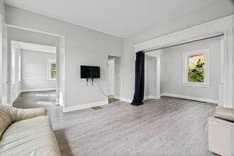 411 Central Ave in Johnston, RI - Building Photo - Building Photo