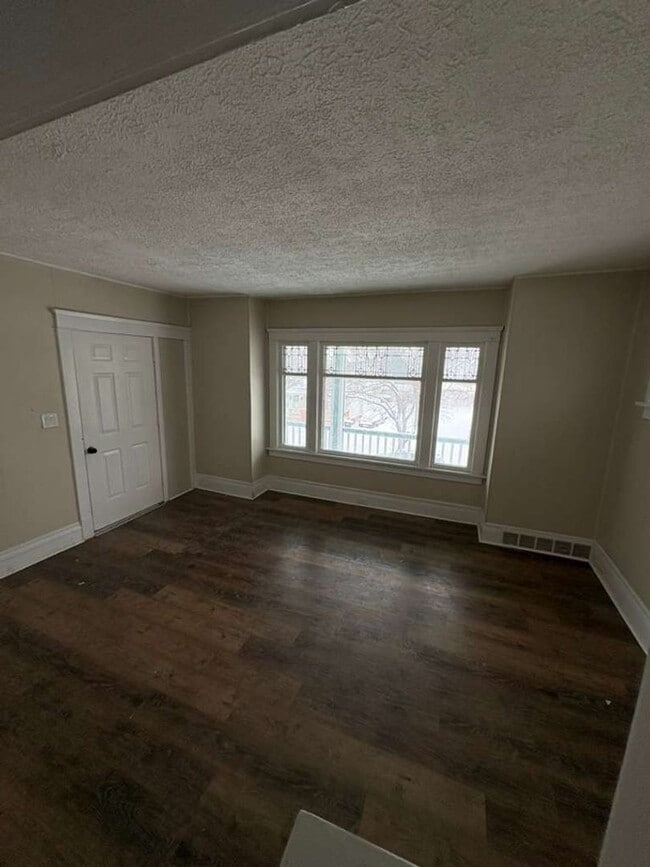 12418 Gruss Ave in Cleveland, OH - Building Photo - Building Photo