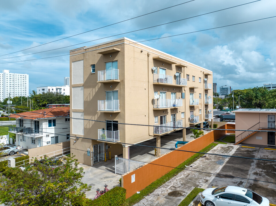 1613 NW 16th Ave in Miami, FL - Building Photo